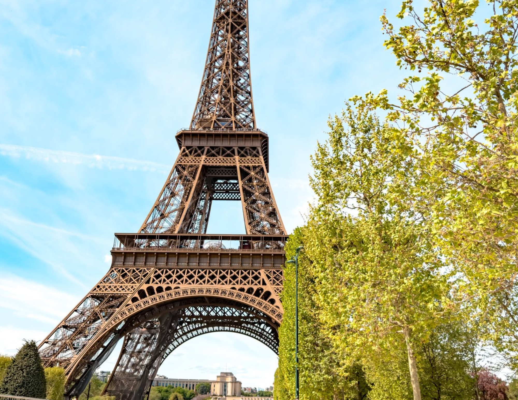 Paris Travel Guide (14).png